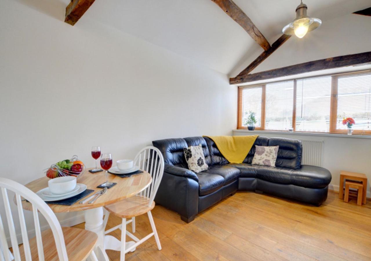 Smithy Cottage Berriew Екстериор снимка