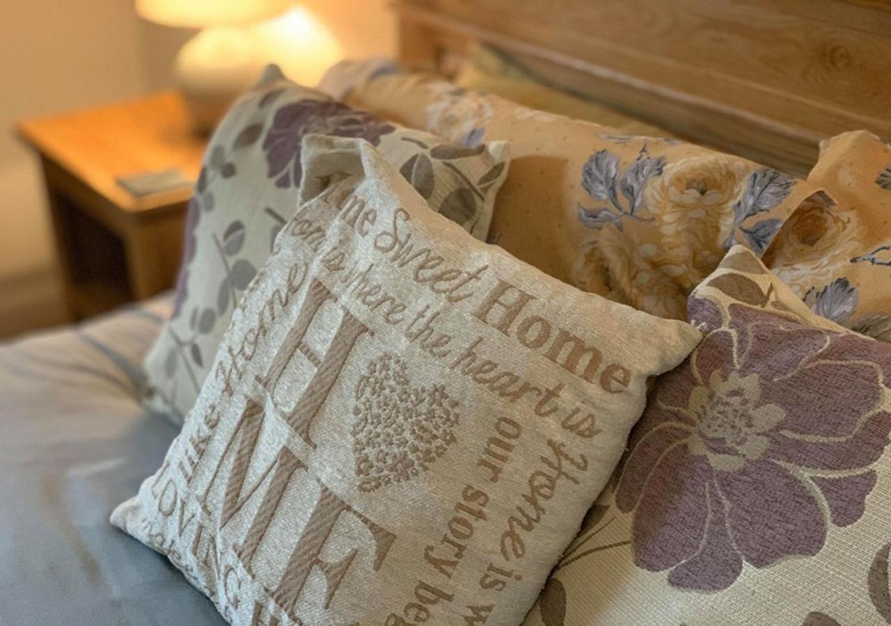 Smithy Cottage Berriew Екстериор снимка